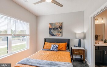 102 Bloomfield Ln in Bridgeport, WV - Building Photo - Building Photo