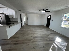 2160 Dowdell Dr in Chamblee, GA - Foto de edificio - Building Photo