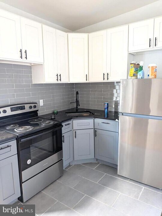 1729 N 24th St in Philadelphia, PA - Building Photo