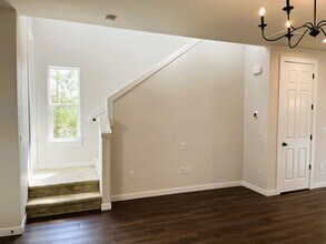 7945 SE Roaring Ln in Hillsboro, OR - Building Photo - Building Photo