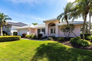 831 Old Marco Ln in Marco Island, FL - Building Photo