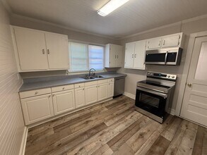 1754 Poplar St in Flomaton, AL - Foto de edificio - Building Photo