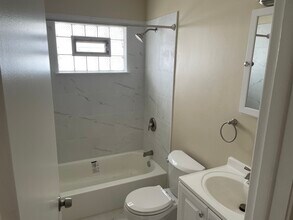 440 Lorraine St in Glen Ellyn, IL - Foto de edificio - Building Photo