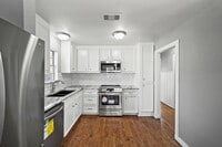 202 Sylvester Rd photo'