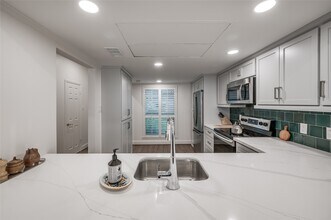 14723 Barryknoll Ln in Houston, TX - Building Photo - Building Photo