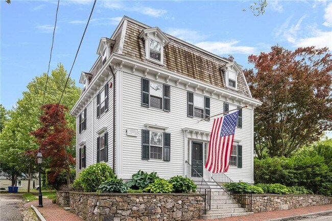 24 Barney St in Newport, RI - Building Photo - Building Photo