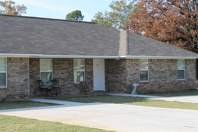 1211 Kirby St in Texarkana, AR - Building Photo - Building Photo