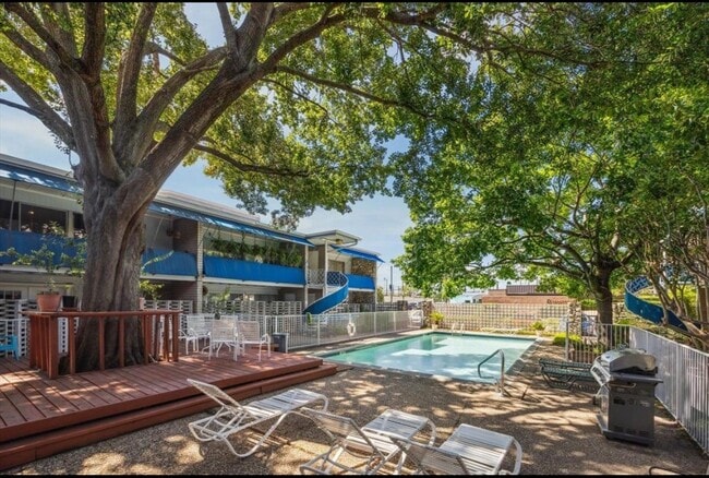 property at 3271 Sul Ross St