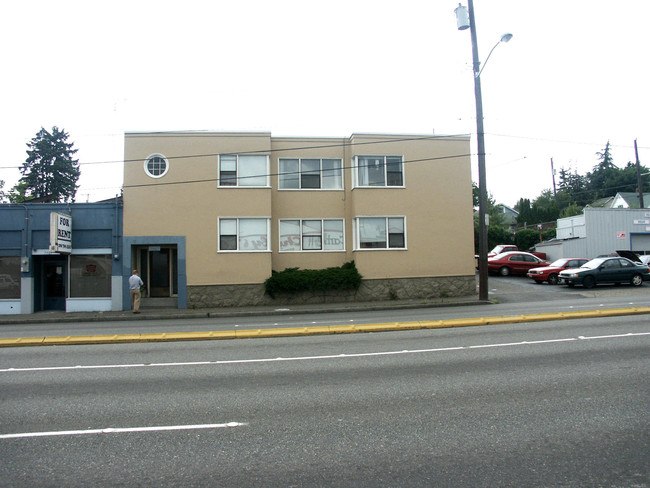 7907 Aurora Ave N in Seattle, WA - Foto de edificio - Building Photo