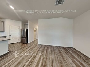 13015 Louberg Vly in San Antonio, TX - Building Photo - Building Photo