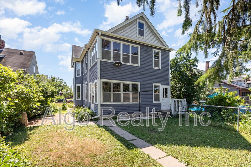 3449 Snelling Ave in Minneapolis, MN - Building Photo