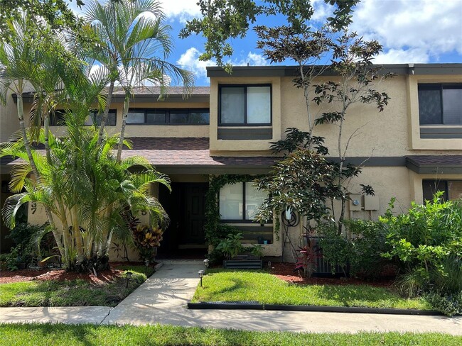 8735 Cleary Blvd in Plantation, FL - Building Photo - Building Photo