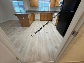 516 Sequoia Ave in Manteca, CA - Building Photo - Building Photo