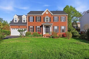 1600 Old Brook Rd in Charlottesville, VA - Building Photo