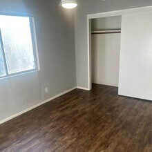 2440 Almandor Cir in Chico, CA - Foto de edificio - Building Photo