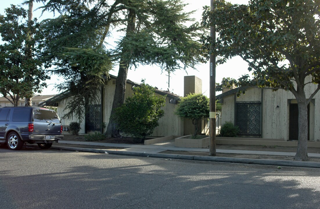 381-391 S Phillip Ave in Fresno, CA - Foto de edificio