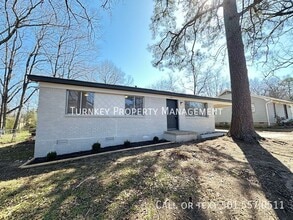 5913 Lyndell Dr in Little Rock, AR - Foto de edificio - Building Photo