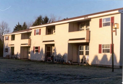 Seneca Falls East Apartment in Seneca Falls, NY - Foto de edificio