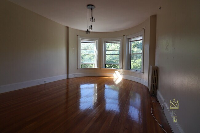 1477 Beacon St in Brookline, MA - Building Photo - Building Photo
