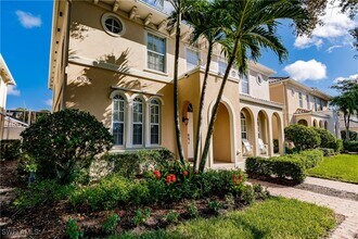 6032 Towncenter Cir in Naples, FL - Building Photo - Building Photo