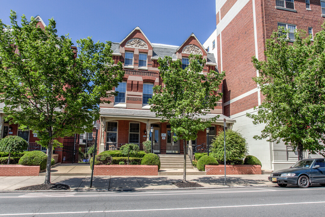 Campus Apartments in Philadelphia, PA - Foto de edificio