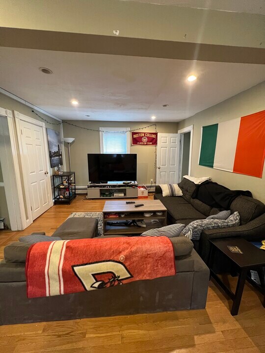 735 Somerville Ave, Unit 3 in Somerville, MA - Building Photo