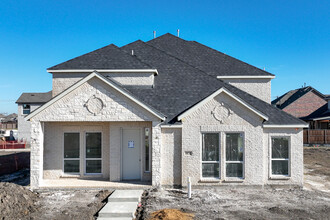 Villages of Creekwood in Frisco, TX - Building Photo - Building Photo