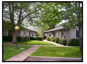 Park West Apartments in Redding, CA - Building Photo - Building Photo