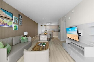 4111 S Ocean Dr in Hollywood, FL - Building Photo - Building Photo