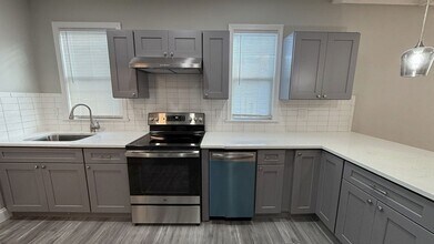 50 Lithgow St in Boston, MA - Building Photo - Building Photo