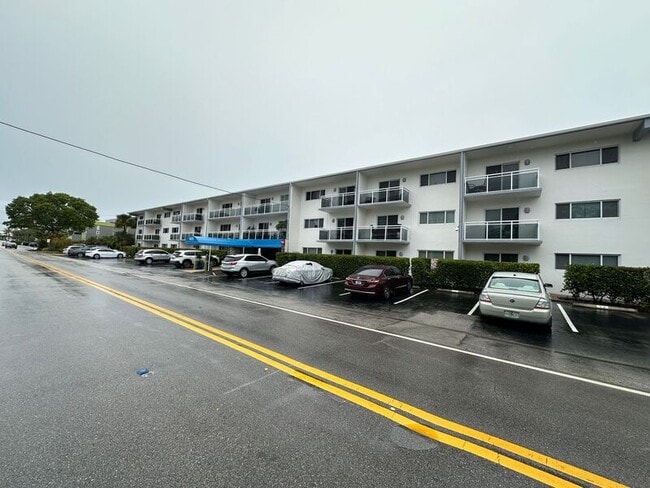 property at 1475 SE 15th St