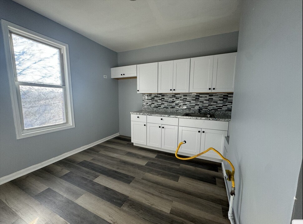 110 Randolph Ave in Jersey City, NJ - Building Photo