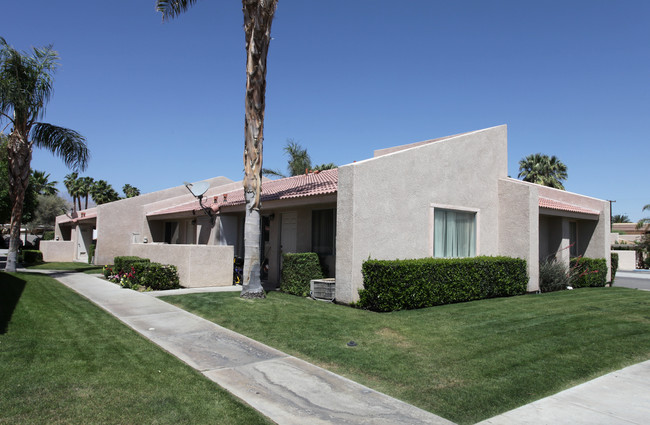 73735 San Carlos Ave in Palm Desert, CA - Building Photo - Building Photo