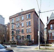 40 Hazelton Ave in Toronto, ON - Building Photo - Building Photo