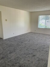 2943 Lexington Dr in Ventura, CA - Building Photo - Building Photo