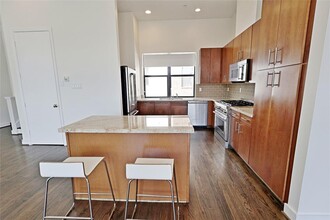 1320 Welch St in Houston, TX - Building Photo - Building Photo