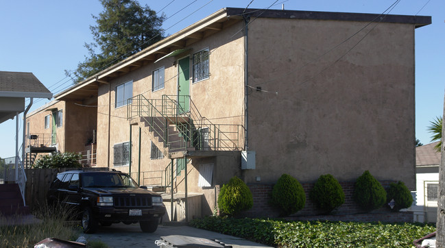 2500-2506 Frances St in Oakland, CA - Building Photo - Building Photo