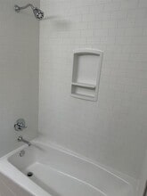 11 N Warner Ave in Bryn Mawr, PA - Foto de edificio - Building Photo