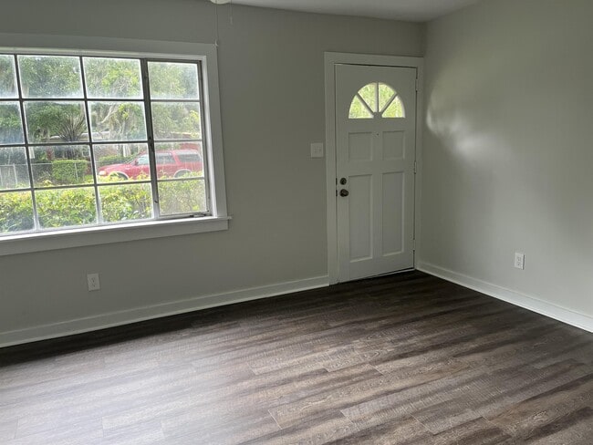 property at 1420 E 57th St