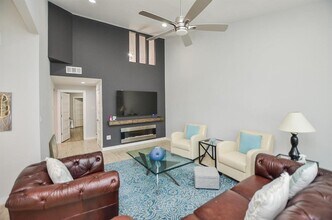 12625 Memorial Dr in Houston, TX - Building Photo - Building Photo