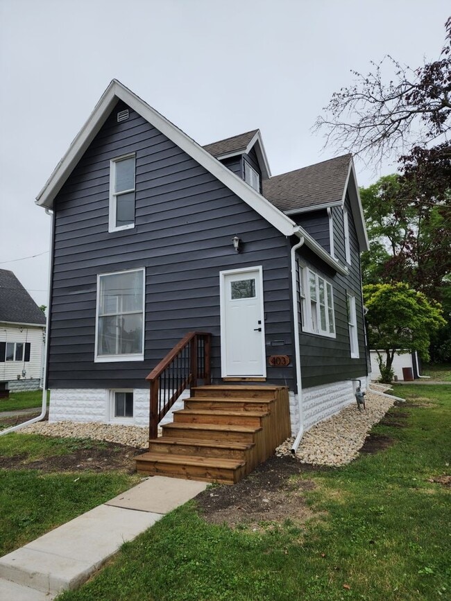 property at 403 S Main St