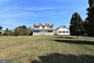 412 Pauline Dr in Clayton, DE - Foto de edificio - Building Photo