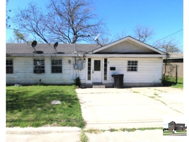 property at 714 S 20th St