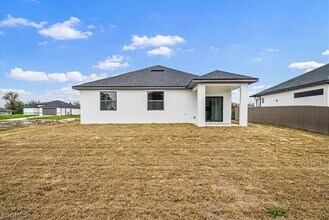 3813 25th St SW in Lehigh Acres, FL - Building Photo - Building Photo