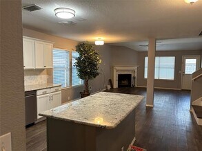 9011 King Ranch Dr in Aubrey, TX - Building Photo - Building Photo