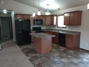 100-106 Haley Pl in Tea, SD - Building Photo - Building Photo