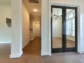 1020 Prescott Dr in Conroe, TX - Foto de edificio - Building Photo