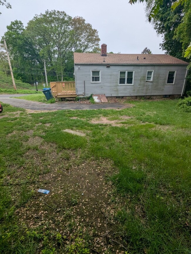 585 Woodin St in Hamden, CT - Building Photo - Building Photo