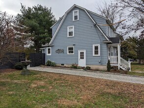 265 Homeland St in Fairfield, CT - Building Photo - Building Photo