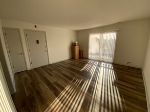 Library Place Apartments in Columbia, MO - Building Photo - Interior Photo